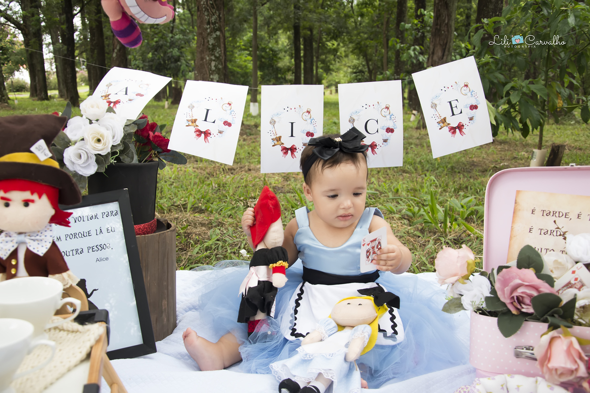 #mashthecake #smashthecakemaringa #lilicarvalho #lilifotografia #fotocombolo #umaninho #fotodestruindobolo #alicepaisdasmaravilhas 