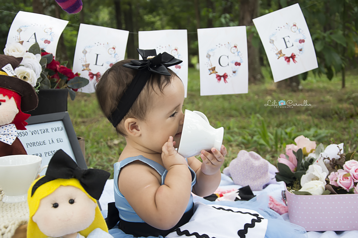 #mashthecake #smashthecakemaringa #lilicarvalho #lilifotografia #fotocombolo #umaninho #fotodestruindobolo #alicepaisdasmaravilhas 