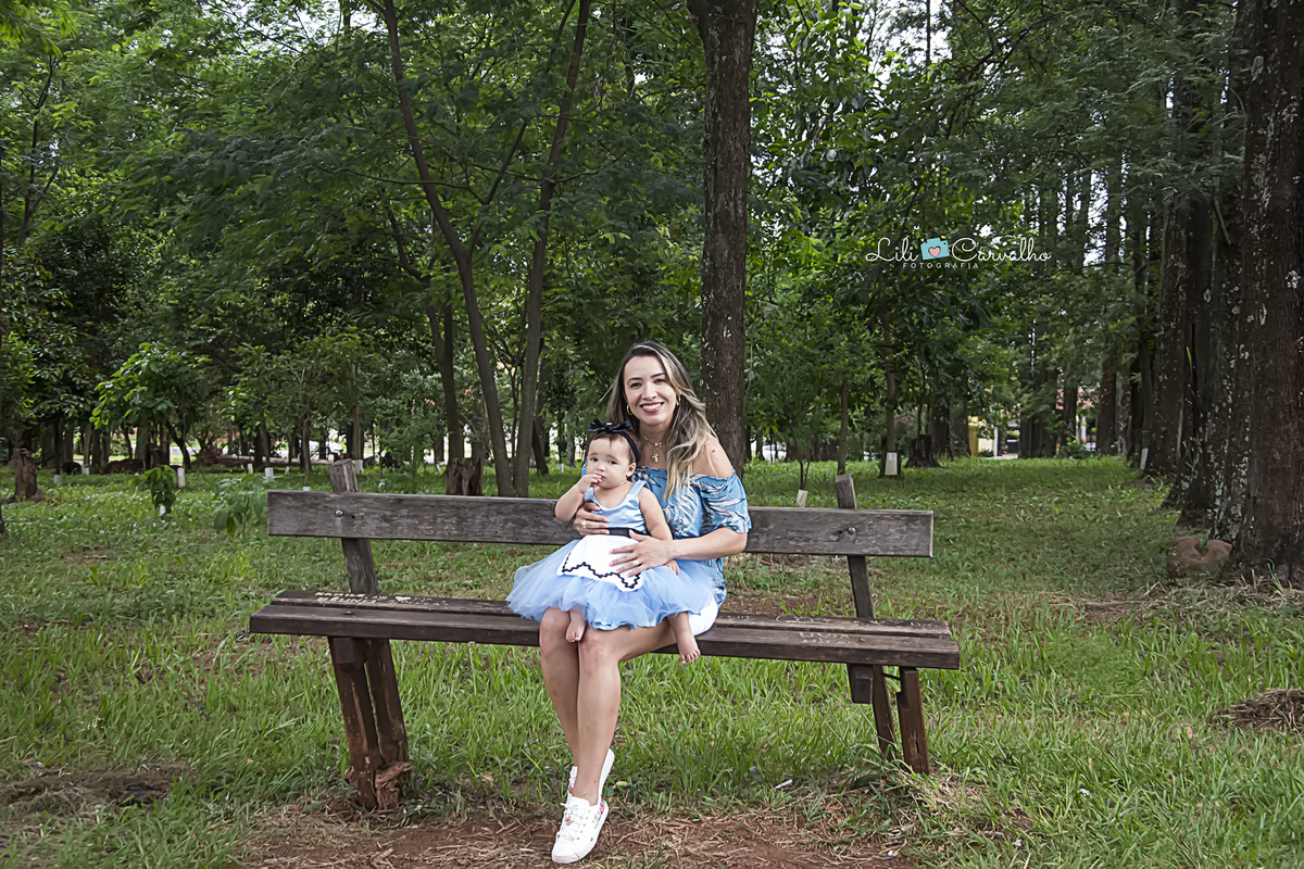 #mashthecake #smashthecakemaringa #lilicarvalho #lilifotografia #fotocombolo #umaninho #fotodestruindobolo #alicepaisdasmaravilhas 