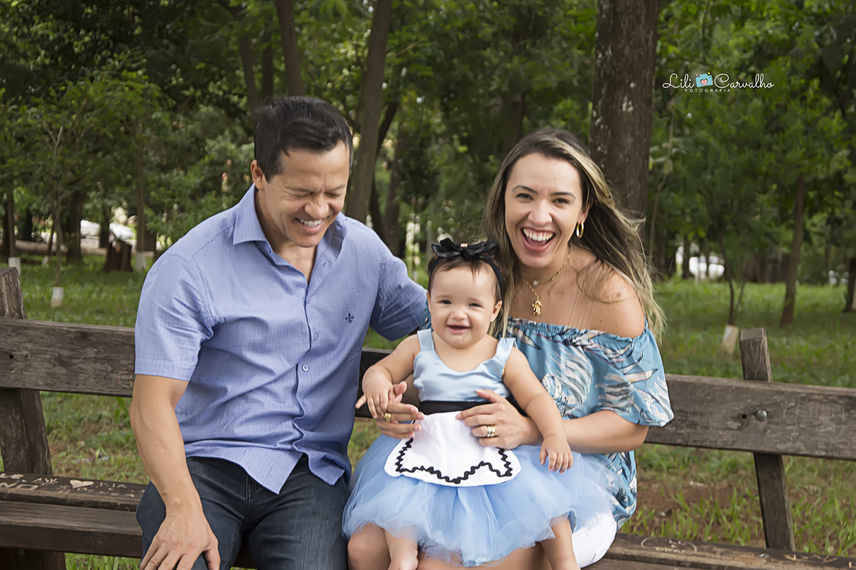 #mashthecake #smashthecakemaringa #lilicarvalho #lilifotografia #fotocombolo #umaninho #fotodestruindobolo #alicepaisdasmaravilhas 