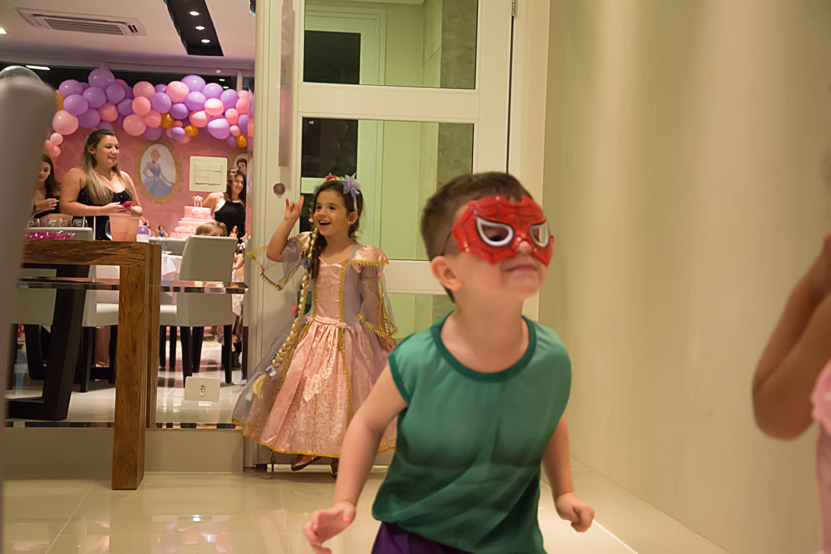 #newborn #newbornmaringa #lilicarvalho #lilifotografia #babyboy #recemnascido #fotodebebepequeno #fotoprimeirosdias #ensaiogestante #aniversario #aniversarioemcasa#aniversariomaringa 