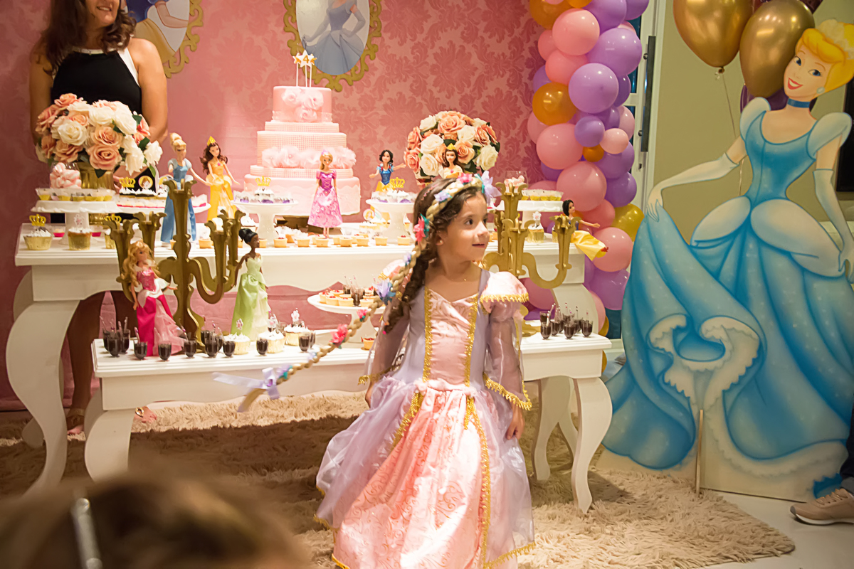 #newborn #newbornmaringa #lilicarvalho #lilifotografia #babyboy #recemnascido #fotodebebepequeno #fotoprimeirosdias #ensaiogestante #aniversario #aniversarioemcasa#aniversariomaringa 