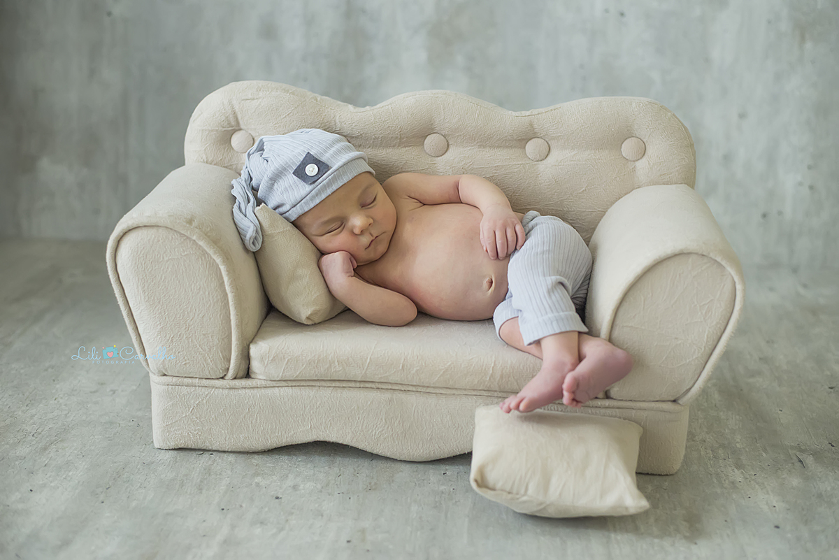 #newborn #lilicarvalho #lilifotografia #newbornmaringa #fotoderecemnascido #fotodebebe #babyboy #melhorfotografademaringa 3fotografaespecialista 