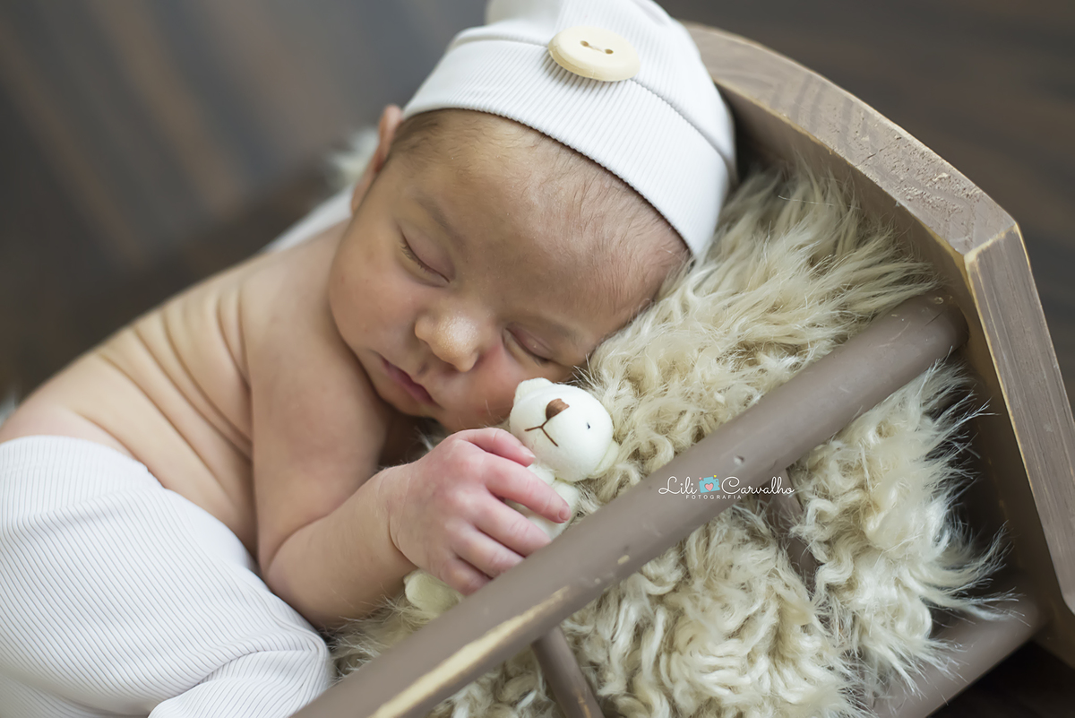 #newborn #lilicarvalho #lilifotografia #newbornmaringa #fotoderecemnascido #fotodebebe #babyboy #melhorfotografademaringa 3fotografaespecialista 