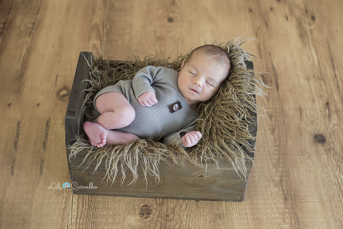#newborn #lilicarvalho #lilifotografia #newbornmaringa #fotoderecemnascido #fotodebebe #babyboy #melhorfotografademaringa 3fotografaespecialista 