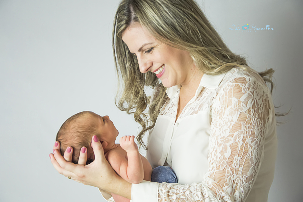 #newborn #lilicarvalho #lilifotografia #newbornmaringa #fotoderecemnascido #fotodebebe #babyboy #melhorfotografademaringa 3fotografaespecialista 