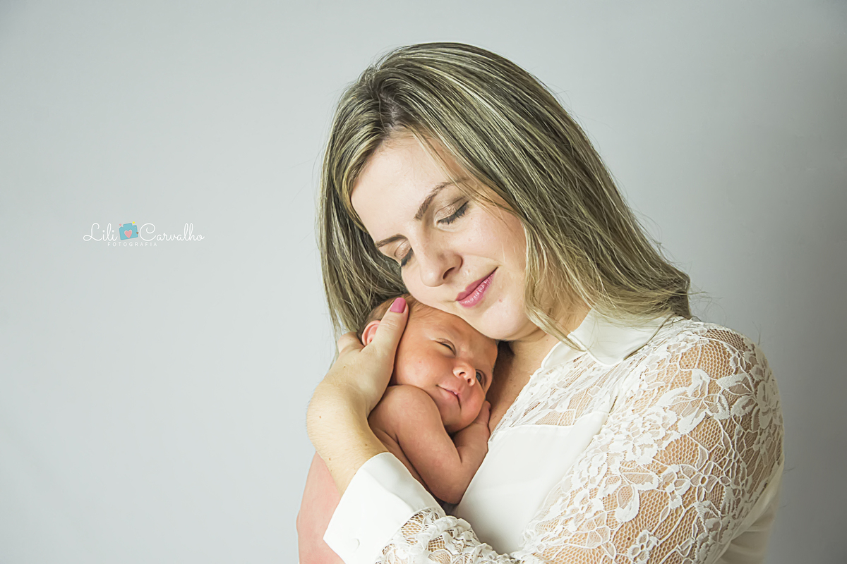 #newborn #lilicarvalho #lilifotografia #newbornmaringa #fotoderecemnascido #fotodebebe #babyboy #melhorfotografademaringa 3fotografaespecialista 