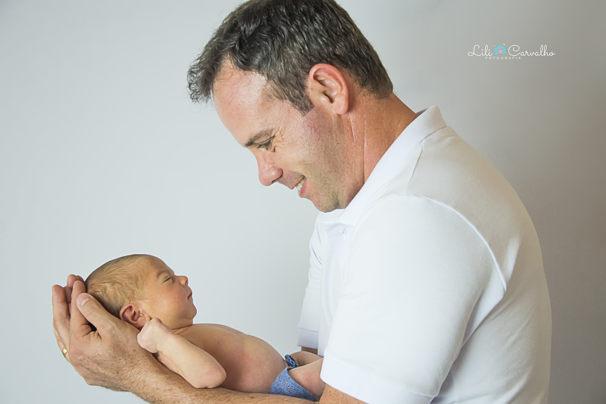 #newborn #lilicarvalho #lilifotografia #newbornmaringa #fotoderecemnascido #fotodebebe #babyboy #melhorfotografademaringa 3fotografaespecialista 