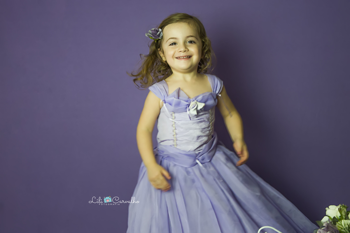 #theodora #lilicarvalho #lilifotografia #acompanhamento #melhornewborndemaringa #especialistaemnewborn #especialistaemrecemnascido #fotomenina #fotomenina2anos #fotovestidoroxo 