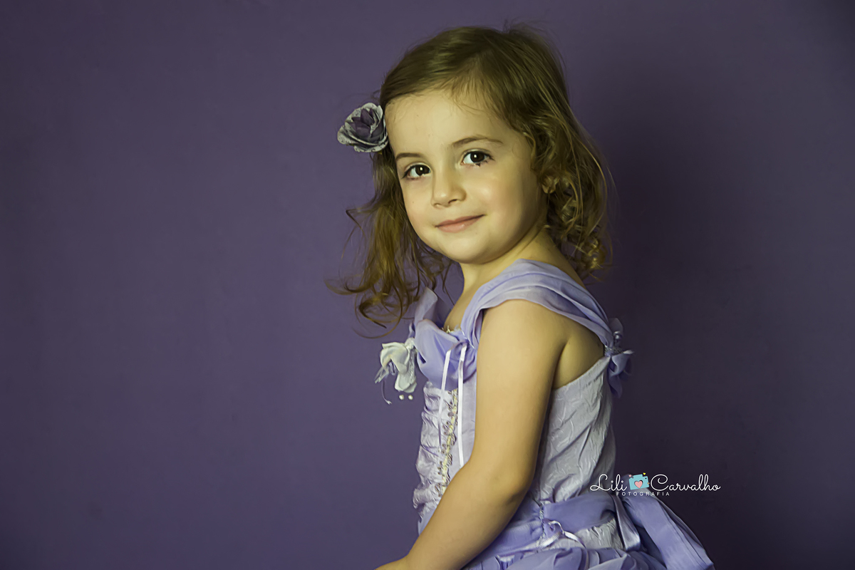 #theodora #lilicarvalho #lilifotografia #acompanhamento #melhornewborndemaringa #especialistaemnewborn #especialistaemrecemnascido #fotomenina #fotomenina2anos #fotovestidoroxo 