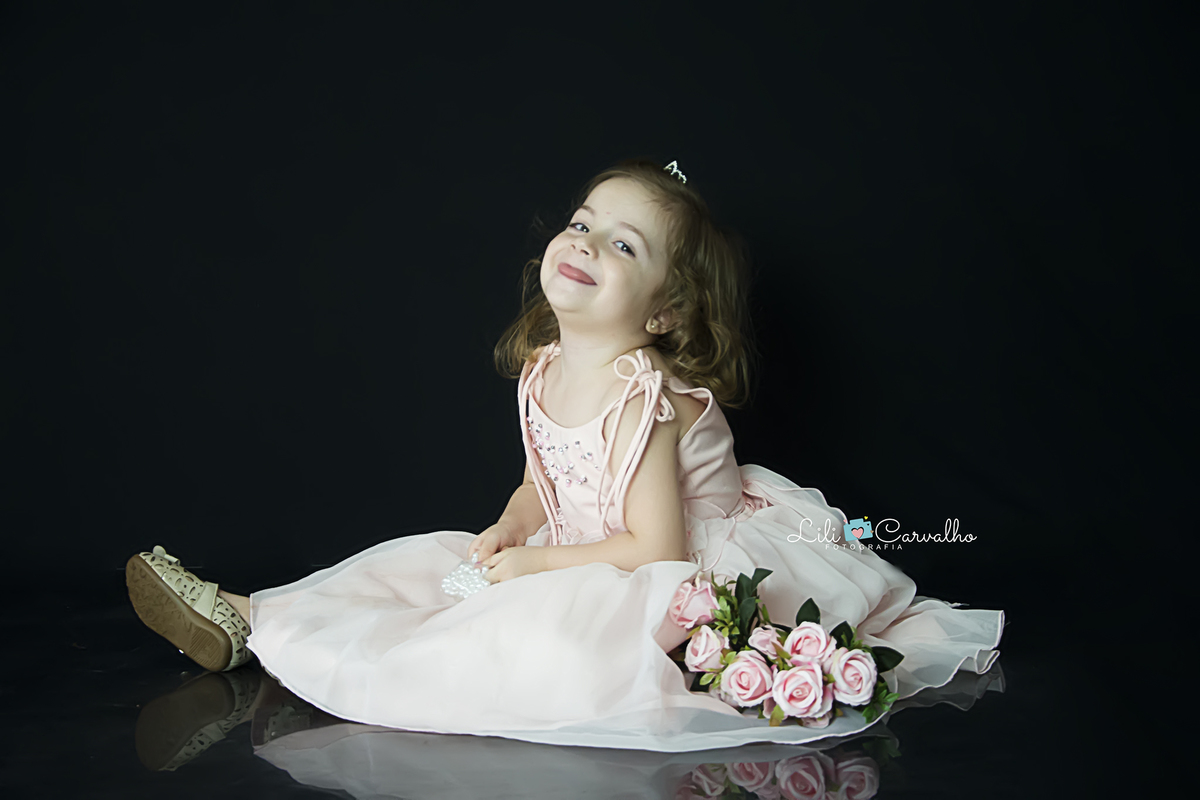 #theodora #lilicarvalho #lilifotografia #acompanhamento #melhornewborndemaringa #especialistaemnewborn #especialistaemrecemnascido #fotomenina #fotomenina2anos #fotovestidoroxo 