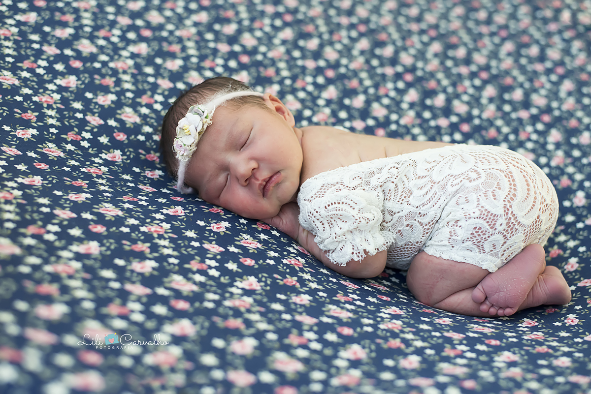 #newbornmaringa  #lilicarvalho #lilifotografia #especialistaemmaringa #especialistaemfotobebemaringa #melhorfotografademaringa #bebemenina #babygirl #melhorfotografademaringa #melhorfotografadegestantemaringa 