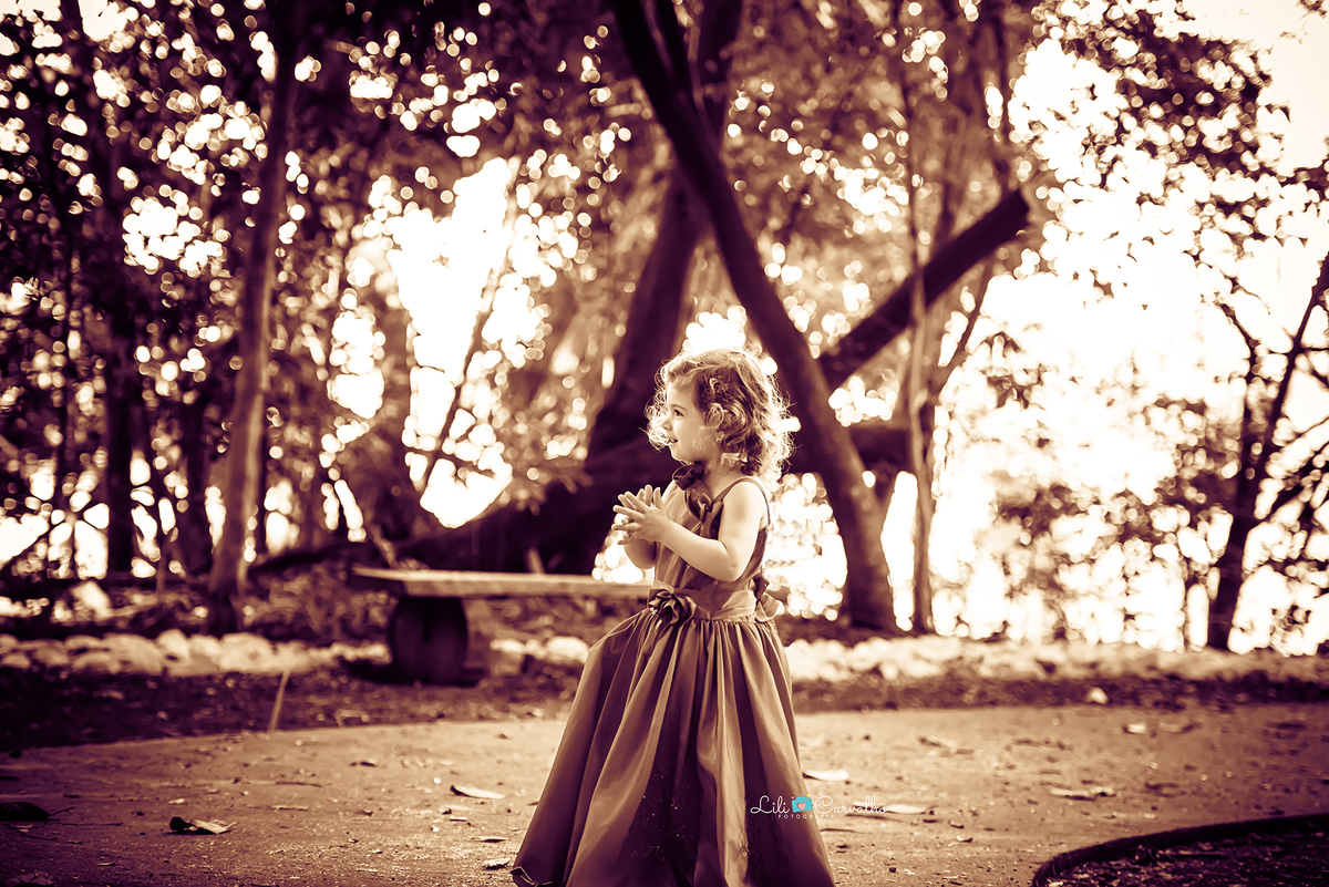 #lilicarvalho #inface #preaniversario #lilifotografia #fotodemenina #fotodemeninadiferente #fotocolorida #melhorfotografademaringa #especialistaemfotodemenina #fotoespecial #ensaioinfancy #ensaiodemeninas