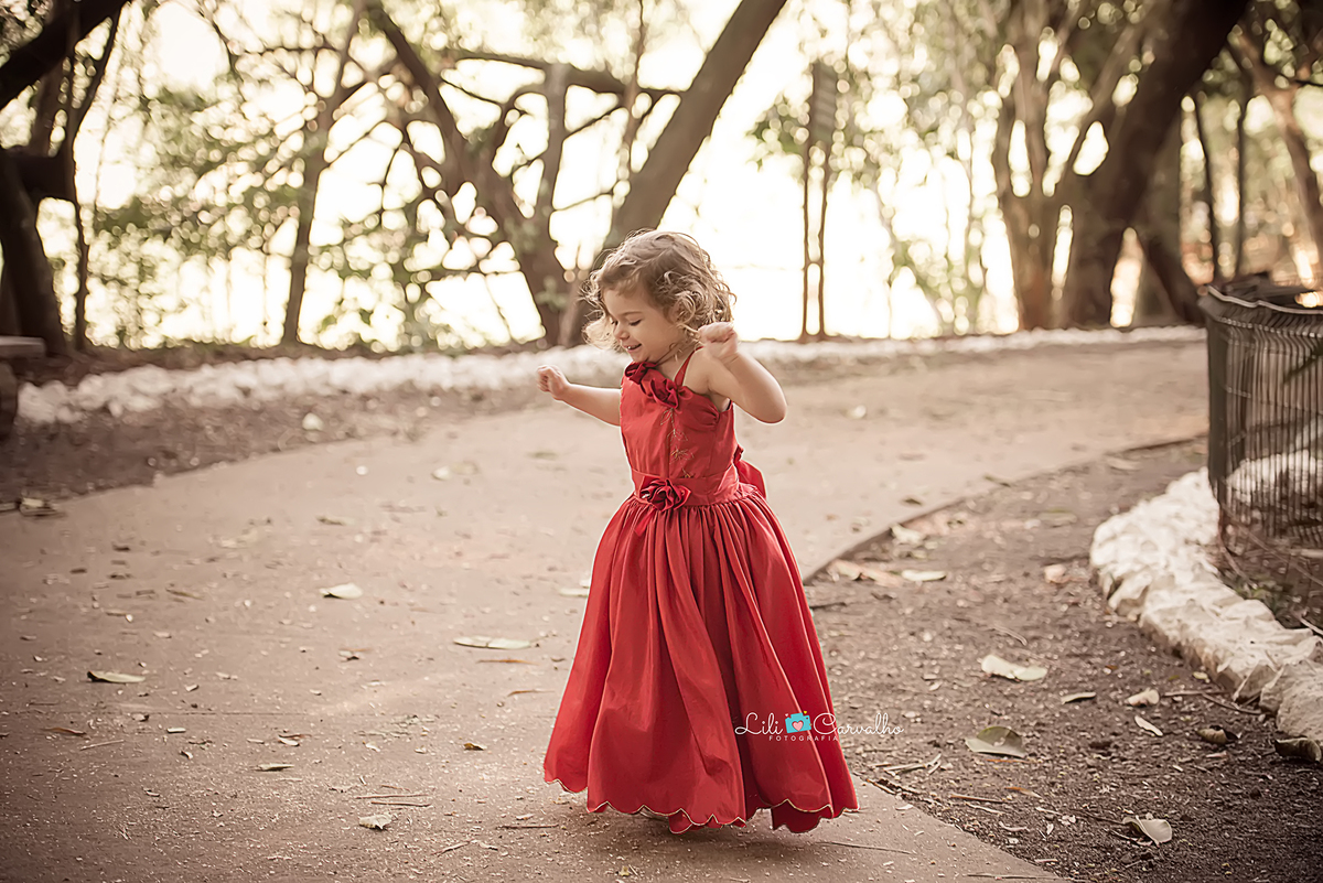 #lilicarvalho #inface #preaniversario #lilifotografia #fotodemenina #fotodemeninadiferente #fotocolorida #melhorfotografademaringa #especialistaemfotodemenina #fotoespecial #ensaioinfancy #ensaiodemeninas