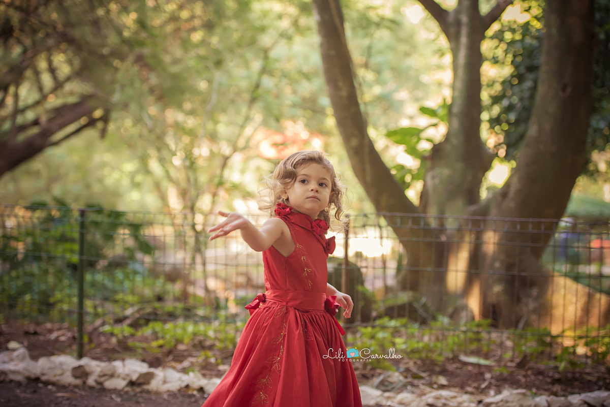 #lilicarvalho #inface #preaniversario #lilifotografia #fotodemenina #fotodemeninadiferente #fotocolorida #melhorfotografademaringa #especialistaemfotodemenina #fotoespecial #ensaioinfancy #ensaiodemeninas