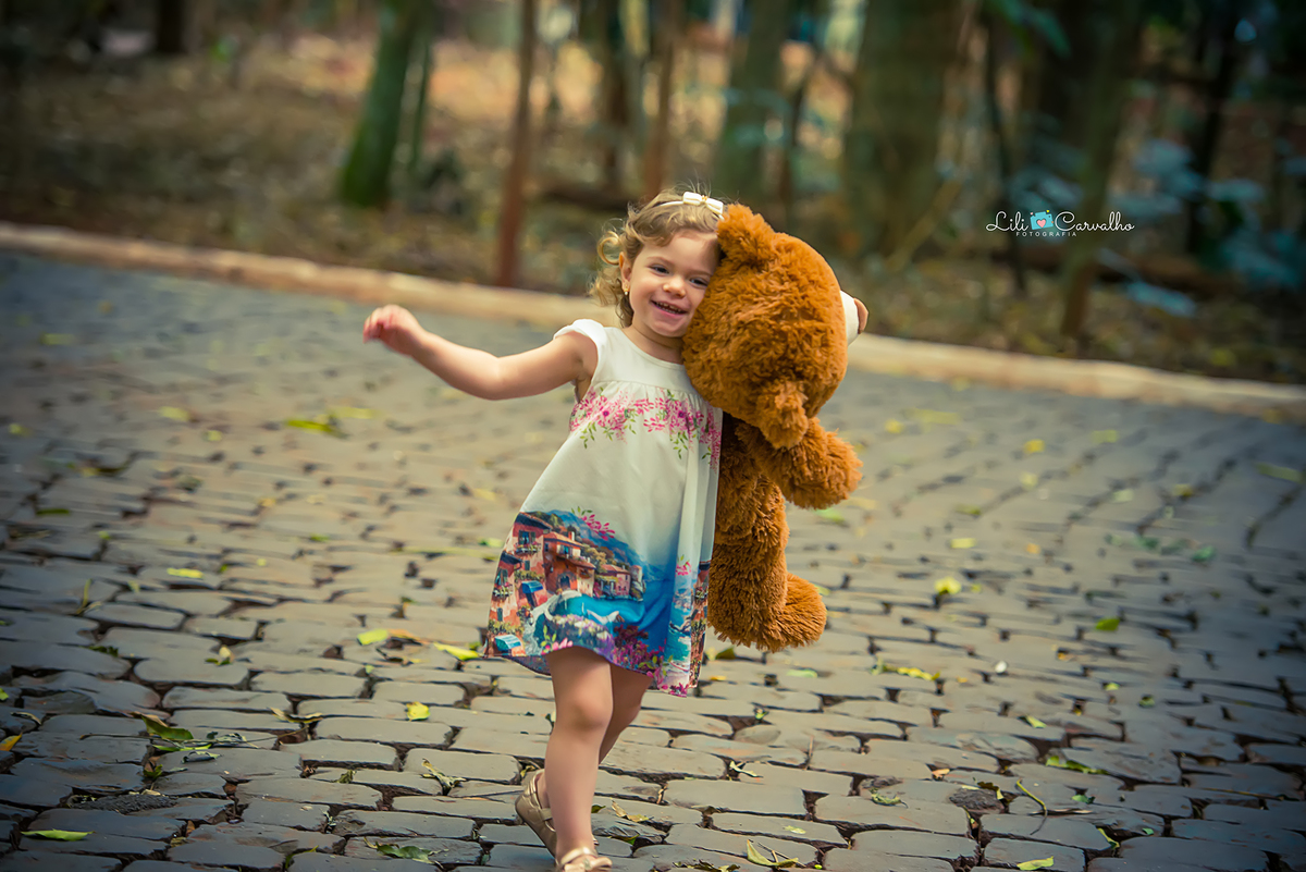 #lilicarvalho #inface #preaniversario #lilifotografia #fotodemenina #fotodemeninadiferente #fotocolorida #melhorfotografademaringa #especialistaemfotodemenina #fotoespecial #ensaioinfancy #ensaiodemeninas