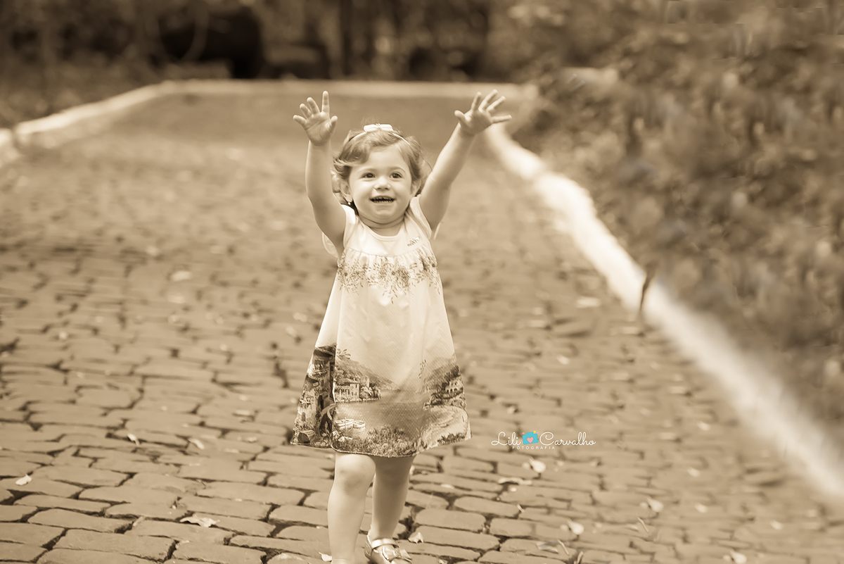 #lilicarvalho #inface #preaniversario #lilifotografia #fotodemenina #fotodemeninadiferente #fotocolorida #melhorfotografademaringa #especialistaemfotodemenina #fotoespecial #ensaioinfancy #ensaiodemeninas