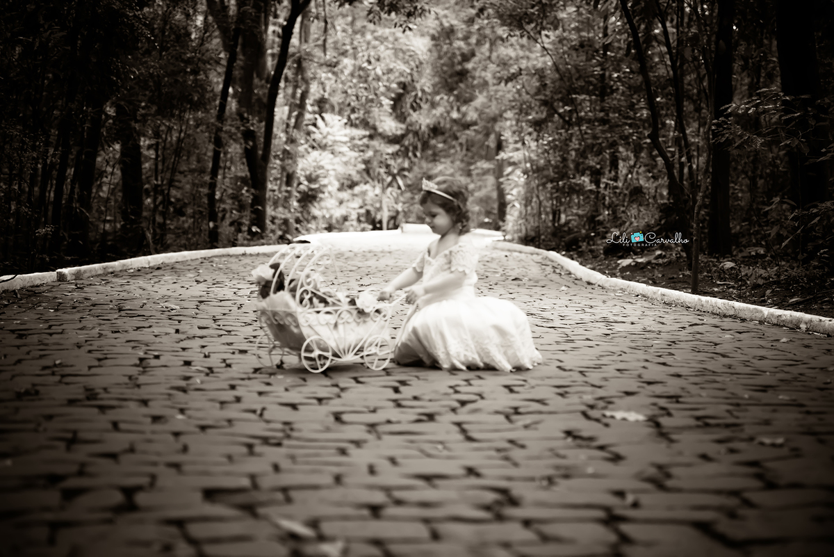 #lilicarvalho #inface #preaniversario #lilifotografia #fotodemenina #fotodemeninadiferente #fotocolorida #melhorfotografademaringa #especialistaemfotodemenina #fotoespecial #ensaioinfancy #ensaiodemeninas