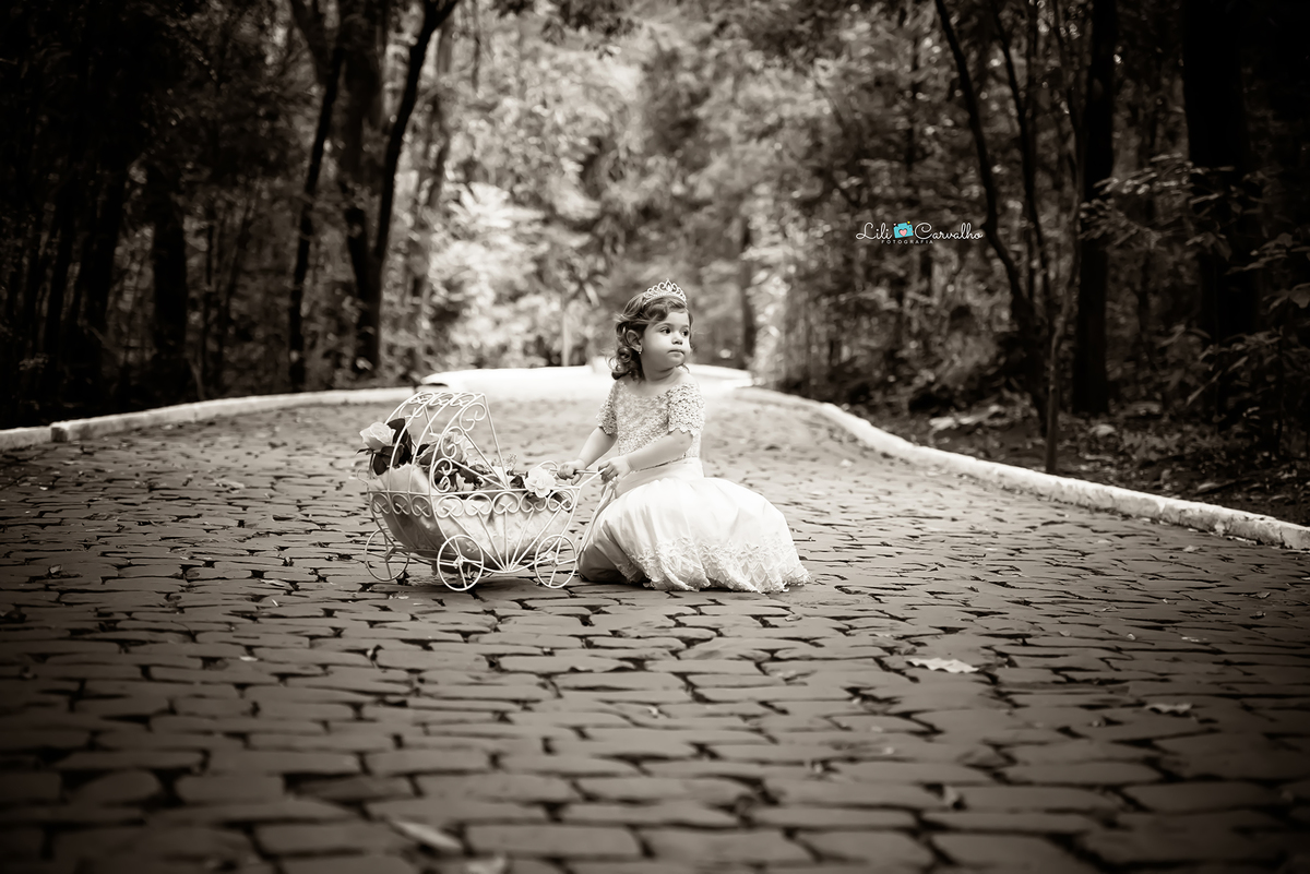 #lilicarvalho #inface #preaniversario #lilifotografia #fotodemenina #fotodemeninadiferente #fotocolorida #melhorfotografademaringa #especialistaemfotodemenina #fotoespecial #ensaioinfancy #ensaiodemeninas