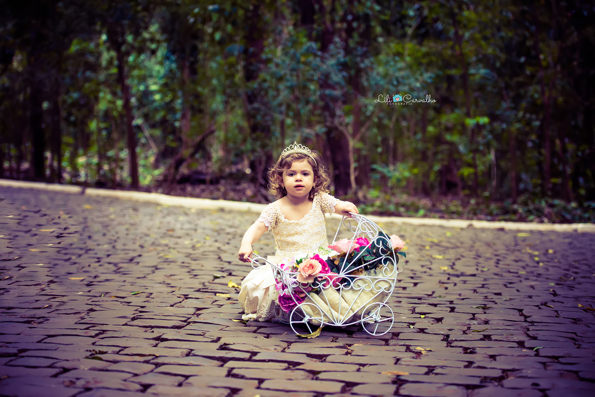 #lilicarvalho #inface #preaniversario #lilifotografia #fotodemenina #fotodemeninadiferente #fotocolorida #melhorfotografademaringa #especialistaemfotodemenina #fotoespecial #ensaioinfancy #ensaiodemeninas
