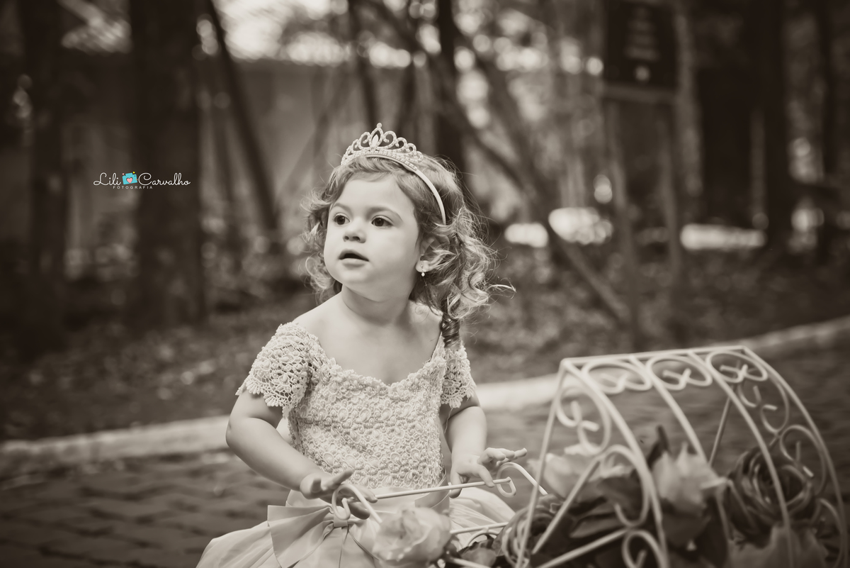 #lilicarvalho #inface #preaniversario #lilifotografia #fotodemenina #fotodemeninadiferente #fotocolorida #melhorfotografademaringa #especialistaemfotodemenina #fotoespecial #ensaioinfancy #ensaiodemeninas
