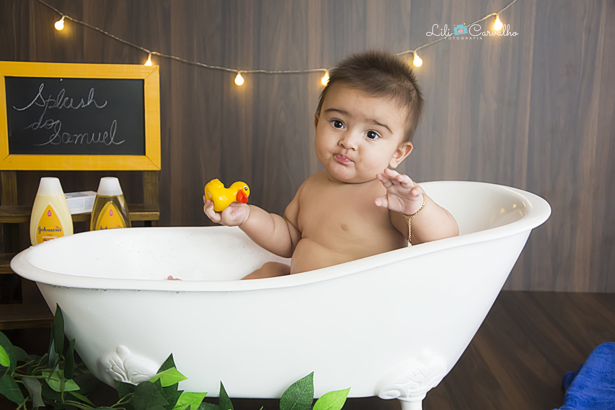 #fotonabanheira #bebegordinho #splash #smash #fotodeumano #ensaiode6meses #lilicarvalho #lilifotografia #melhorfotografademaringa #ensaiodiferente #ensaionabanheira #banhonobebe #fotoslindasdebebe