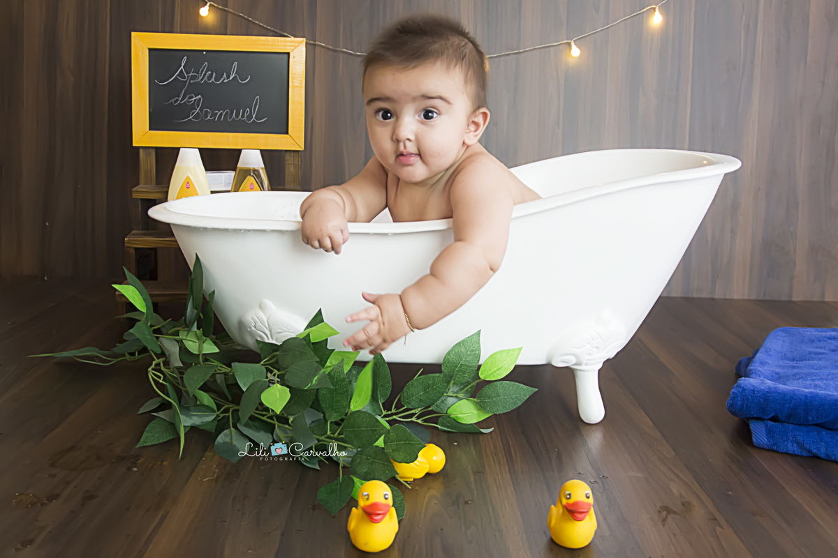 #fotonabanheira #bebegordinho #splash #smash #fotodeumano #ensaiode6meses #lilicarvalho #lilifotografia #melhorfotografademaringa #ensaiodiferente #ensaionabanheira #banhonobebe #fotoslindasdebebe