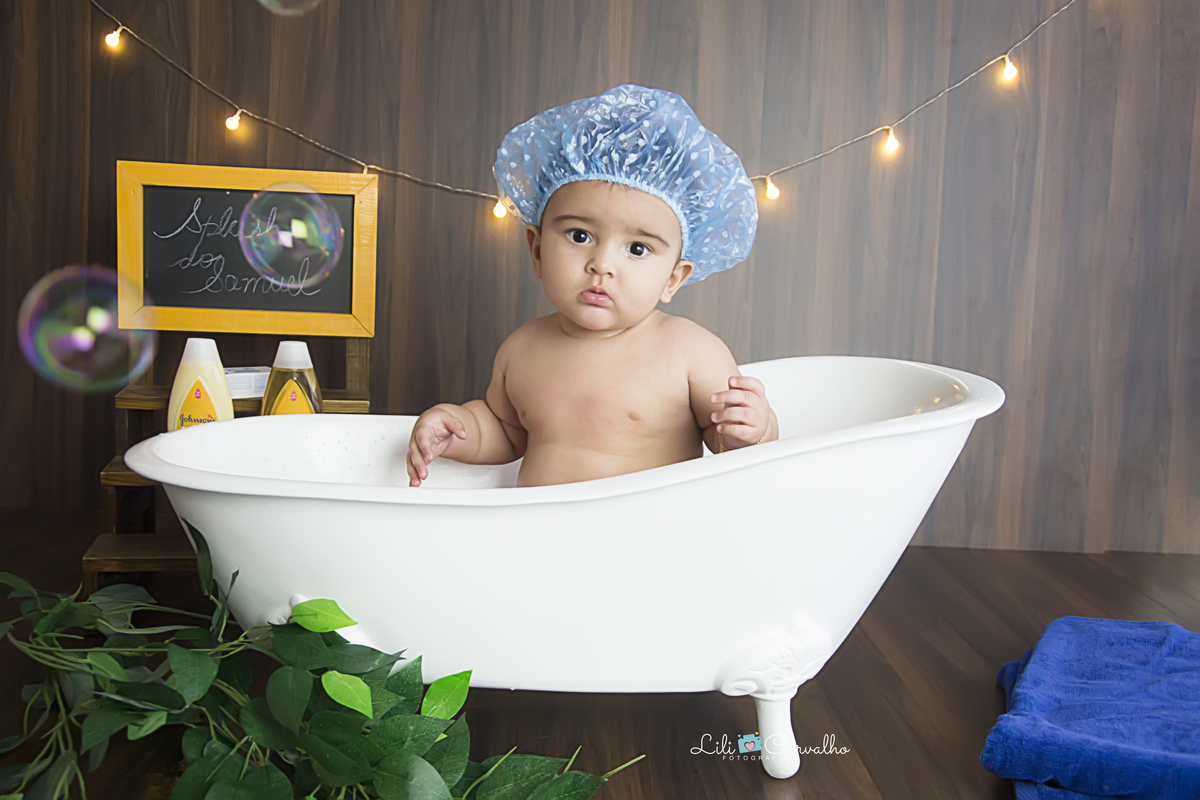 #fotonabanheira #bebegordinho #splash #smash #fotodeumano #ensaiode6meses #lilicarvalho #lilifotografia #melhorfotografademaringa #ensaiodiferente #ensaionabanheira #banhonobebe #fotoslindasdebebe