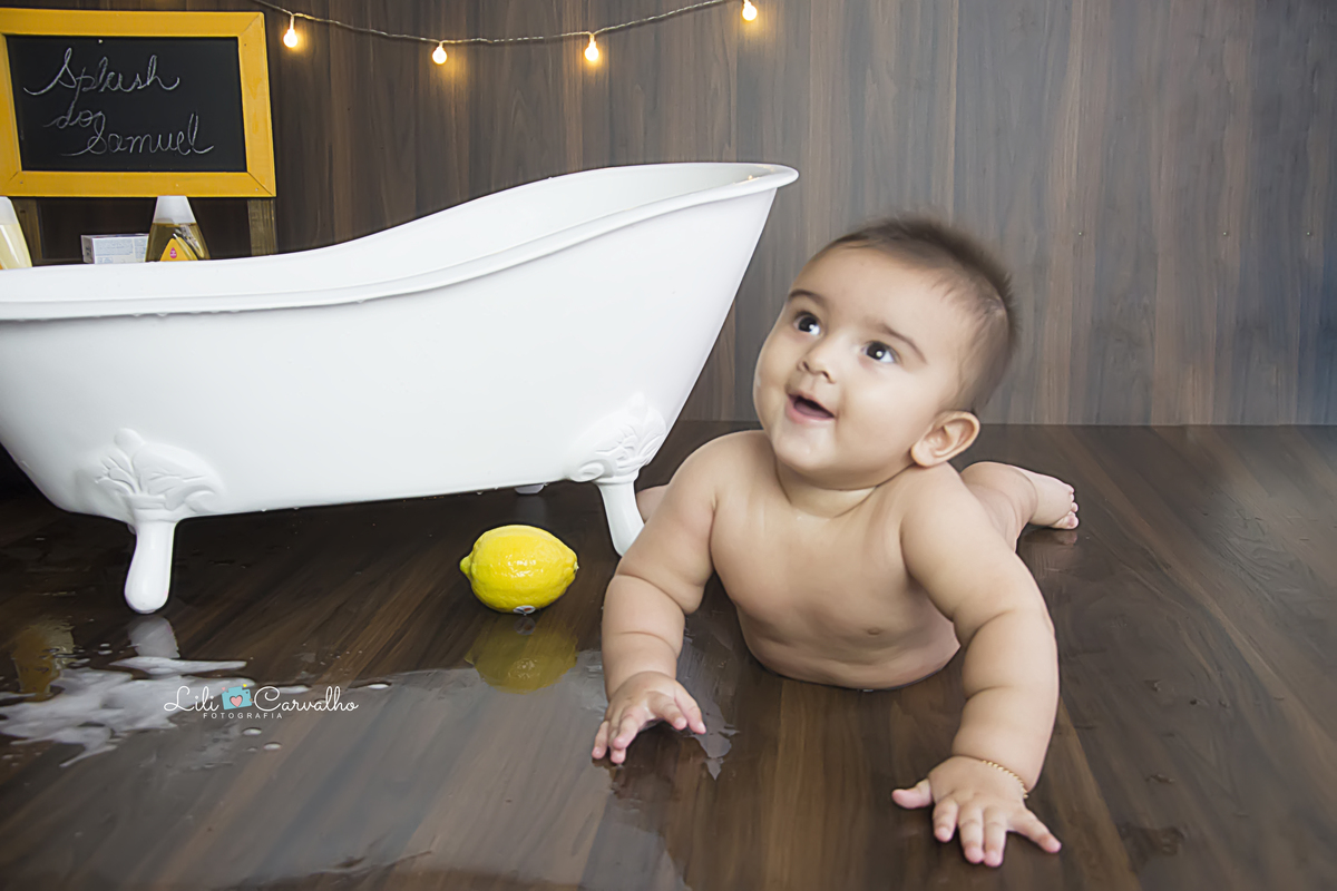 #fotonabanheira #bebegordinho #splash #smash #fotodeumano #ensaiode6meses #lilicarvalho #lilifotografia #melhorfotografademaringa #ensaiodiferente #ensaionabanheira #banhonobebe #fotoslindasdebebe