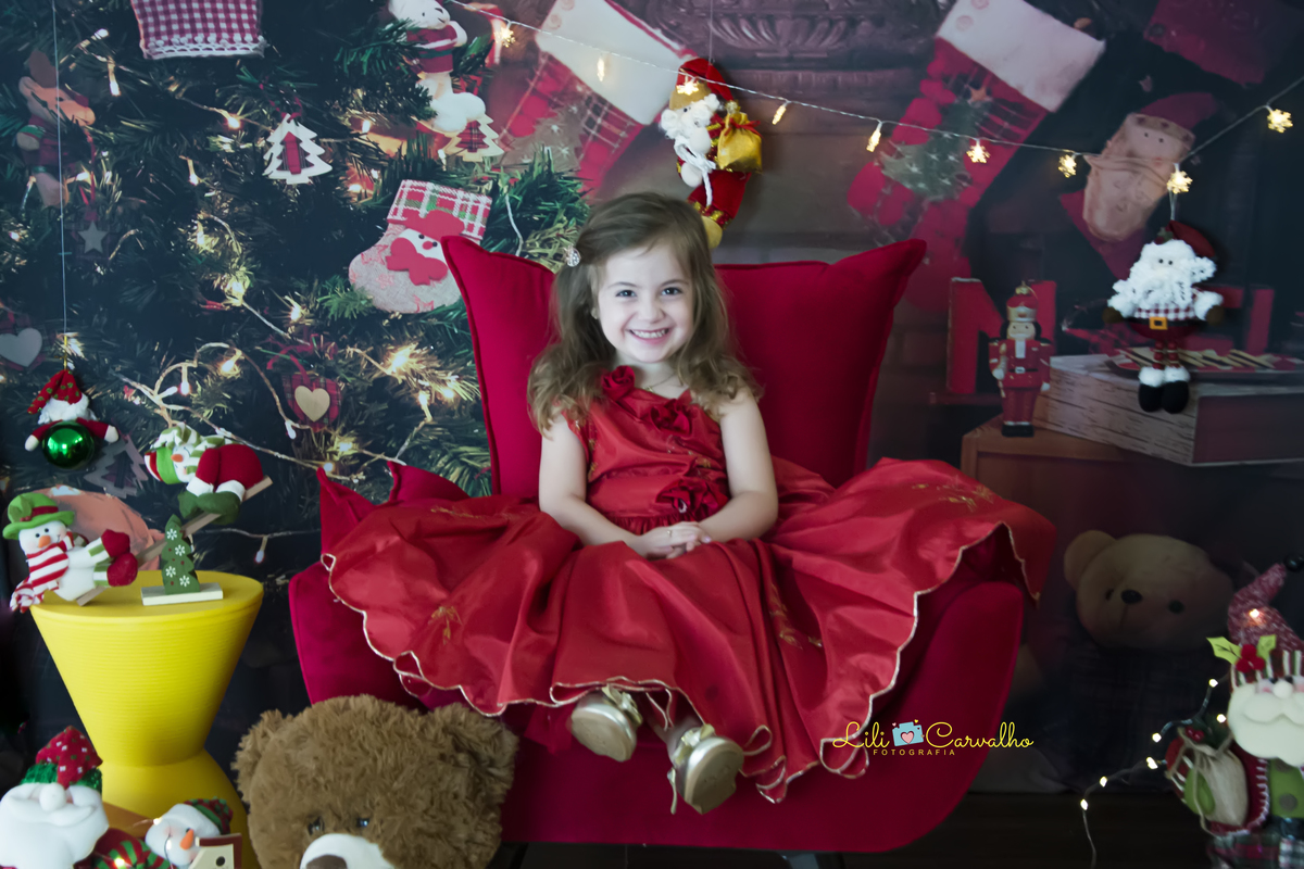 #melhornataldemaringa #natalencantada #lilicarvalho #lilifotografia #newborn #melhorgestantedemaringa #vestidovermelho #poltronavermelha #linda #neve #nataldenevemaringa