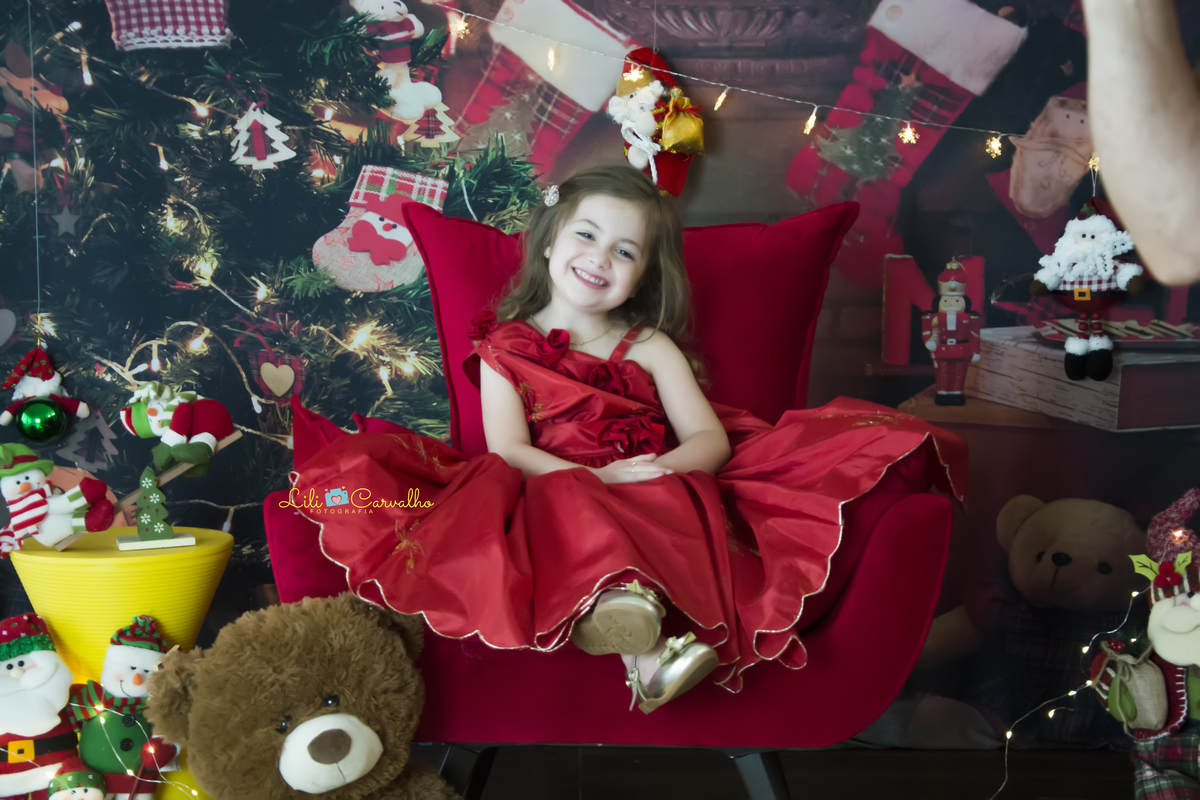#melhornataldemaringa #natalencantada #lilicarvalho #lilifotografia #newborn #melhorgestantedemaringa #vestidovermelho #poltronavermelha #linda #neve #nataldenevemaringa