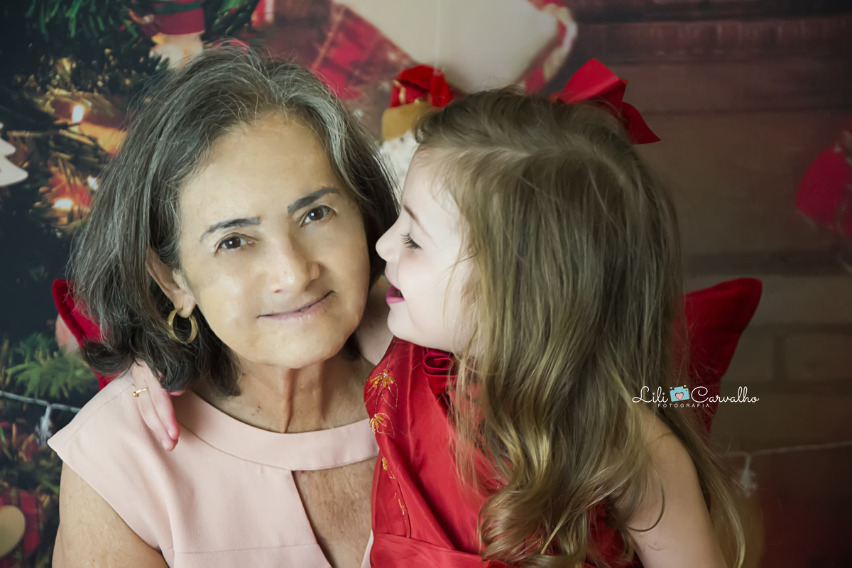 #lilicarvalho #lilifotografia #theodorice #ensaiodenatal #poltonavermelha #melhornatalmaringa #maringaencantada #melhorofotografademaringa #natalmagico #fotografaespecialista #vestidovermelho #newborn #gestante #recemnascido 