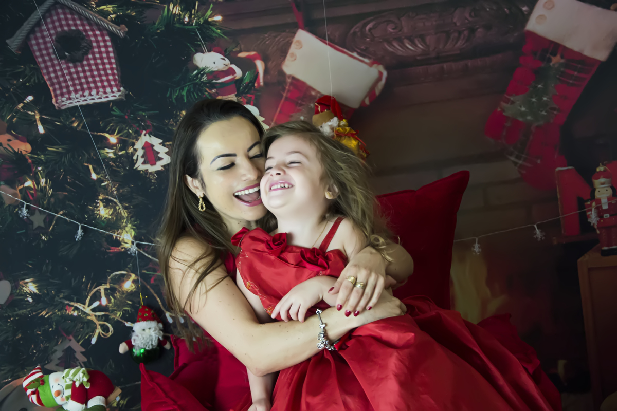 #lilicarvalho #lilifotografia #theodorice #ensaiodenatal #poltonavermelha #melhornatalmaringa #maringaencantada #melhorofotografademaringa #natalmagico #fotografaespecialista #vestidovermelho #newborn #gestante #recemnascido 