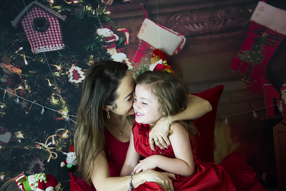 #lilicarvalho #lilifotografia #theodorice #ensaiodenatal #poltonavermelha #melhornatalmaringa #maringaencantada #melhorofotografademaringa #natalmagico #fotografaespecialista #vestidovermelho #newborn #gestante #recemnascido 