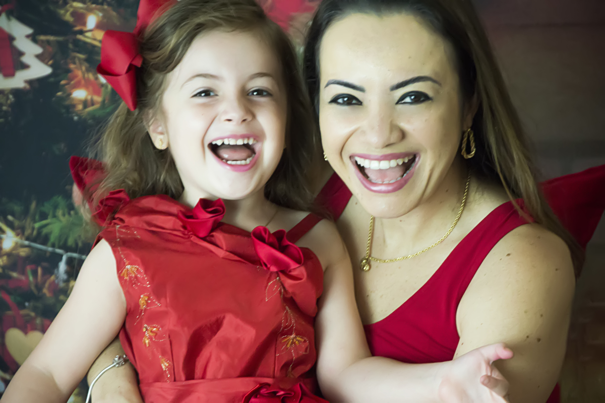 #lilicarvalho #lilifotografia #theodorice #ensaiodenatal #poltonavermelha #melhornatalmaringa #maringaencantada #melhorofotografademaringa #natalmagico #fotografaespecialista #vestidovermelho #newborn #gestante #recemnascido 