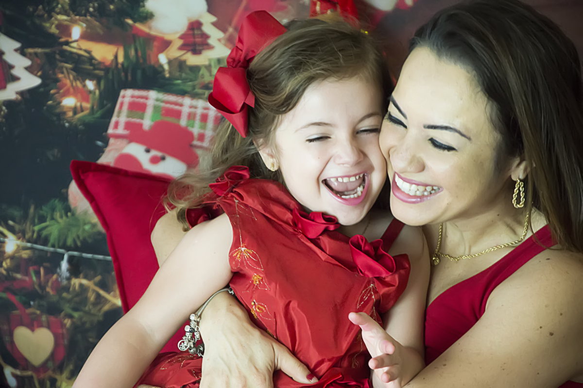 #lilicarvalho #lilifotografia #theodorice #ensaiodenatal #poltonavermelha #melhornatalmaringa #maringaencantada #melhorofotografademaringa #natalmagico #fotografaespecialista #vestidovermelho #newborn #gestante #recemnascido 