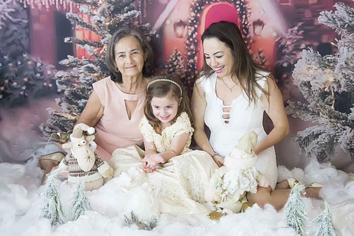 #lilicarvalho #lilifotografia #theodorice #ensaiodenatal #poltonavermelha #melhornatalmaringa #maringaencantada #melhorofotografademaringa #natalmagico #fotografaespecialista #vestidovermelho #newborn #gestante #recemnascido 