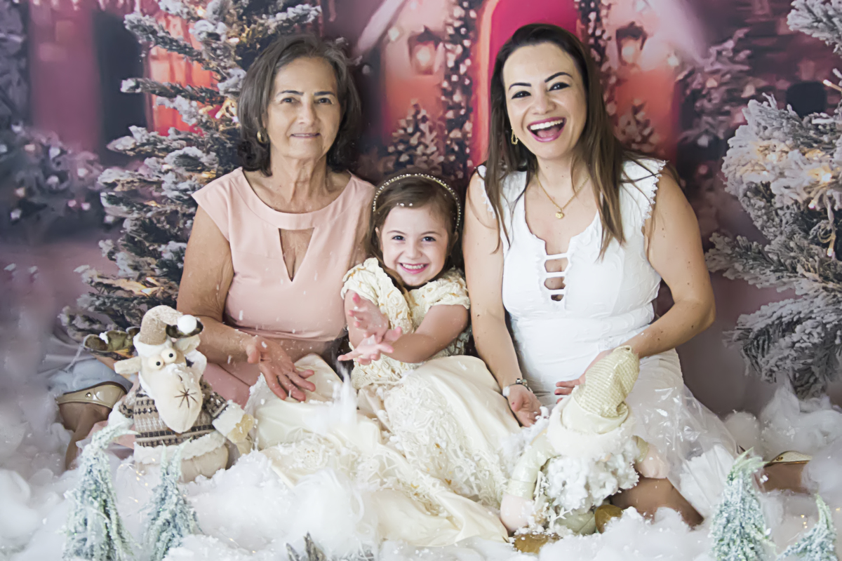 #lilicarvalho #lilifotografia #theodorice #ensaiodenatal #poltonavermelha #melhornatalmaringa #maringaencantada #melhorofotografademaringa #natalmagico #fotografaespecialista #vestidovermelho #newborn #gestante #recemnascido 