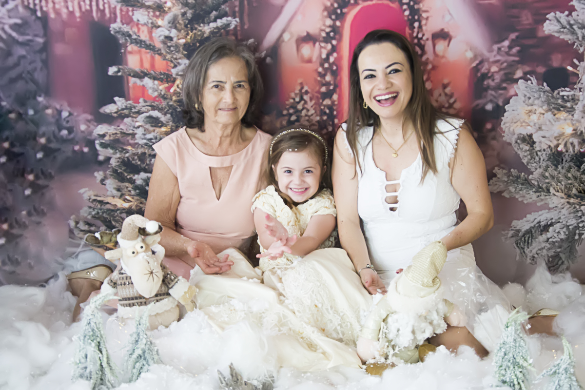 #lilicarvalho #lilifotografia #theodorice #ensaiodenatal #poltonavermelha #melhornatalmaringa #maringaencantada #melhorofotografademaringa #natalmagico #fotografaespecialista #vestidovermelho #newborn #gestante #recemnascido 