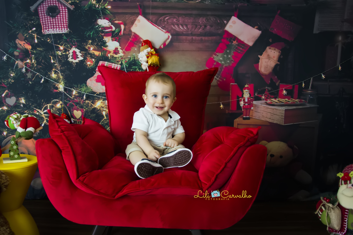 #lilicarvalho #lilifotografia #ensaiodenatal #natalmaringa #melhorfotografademaringa #maringaencantada #poltronavermelha #newborn #gestante #gravida #recemnascido 