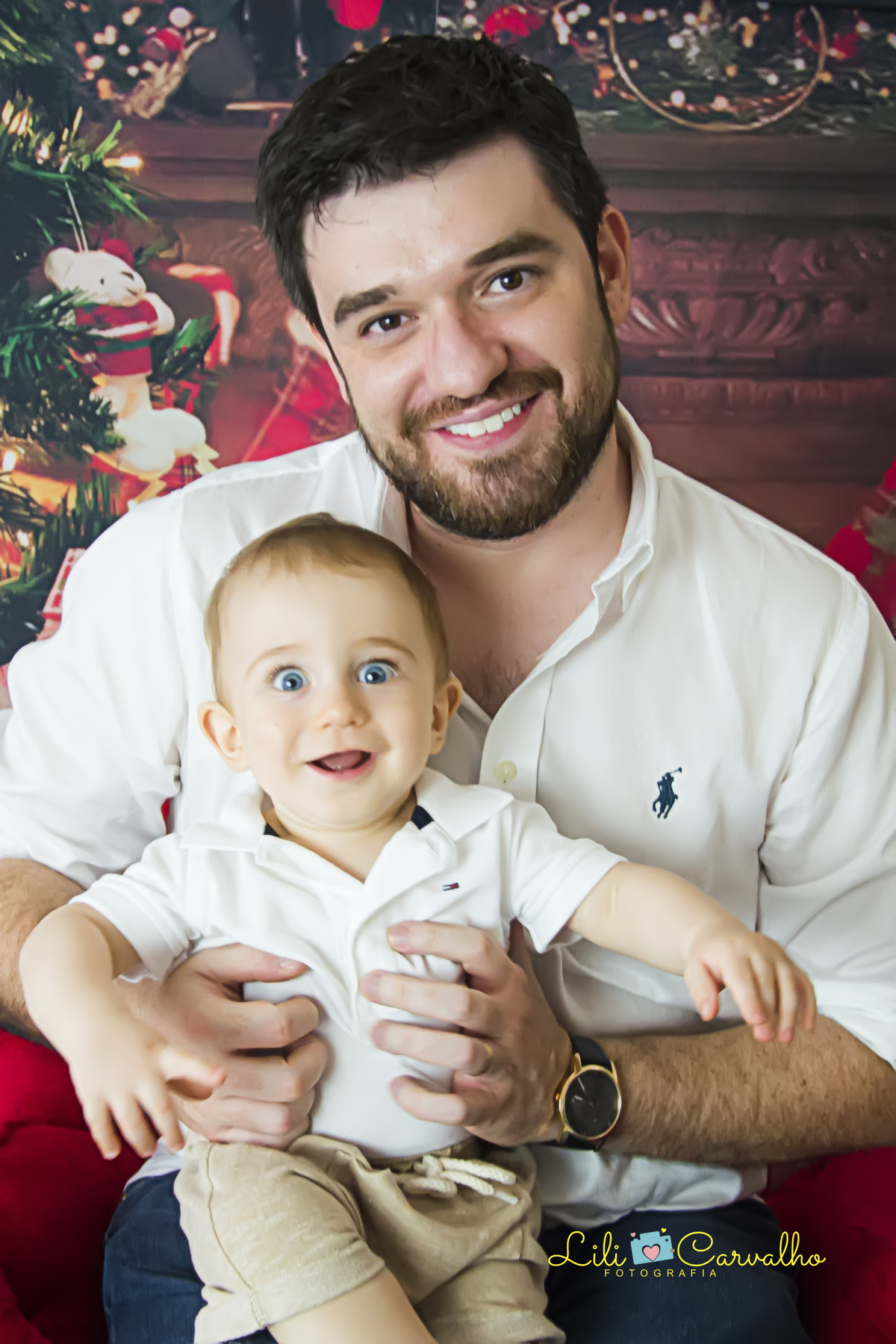 #lilicarvalho #lilifotografia #ensaiodenatal #natalmaringa #melhorfotografademaringa #maringaencantada #poltronavermelha #newborn #gestante #gravida #recemnascido 