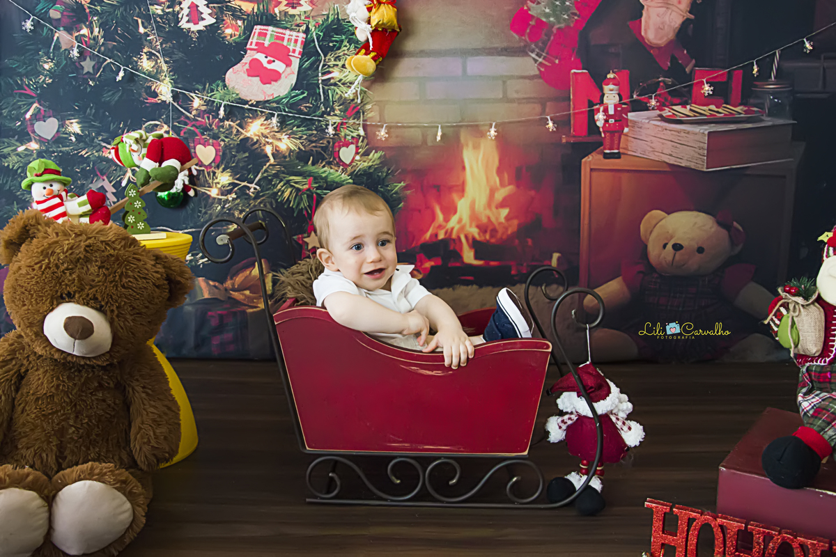 #lilicarvalho #lilifotografia #ensaiodenatal #natalmaringa #melhorfotografademaringa #maringaencantada #poltronavermelha #newborn #gestante #gravida #recemnascido 