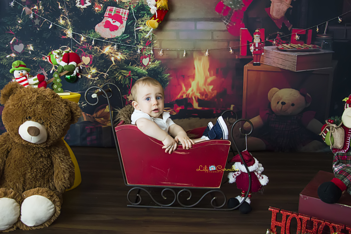 #lilicarvalho #lilifotografia #ensaiodenatal #natalmaringa #melhorfotografademaringa #maringaencantada #poltronavermelha #newborn #gestante #gravida #recemnascido 