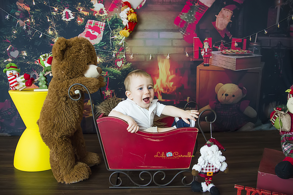 #lilicarvalho #lilifotografia #ensaiodenatal #natalmaringa #melhorfotografademaringa #maringaencantada #poltronavermelha #newborn #gestante #gravida #recemnascido 