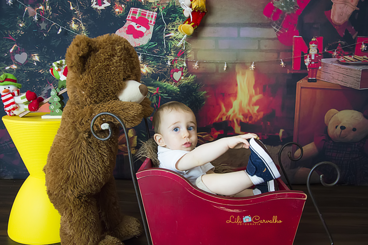 #lilicarvalho #lilifotografia #ensaiodenatal #natalmaringa #melhorfotografademaringa #maringaencantada #poltronavermelha #newborn #gestante #gravida #recemnascido 