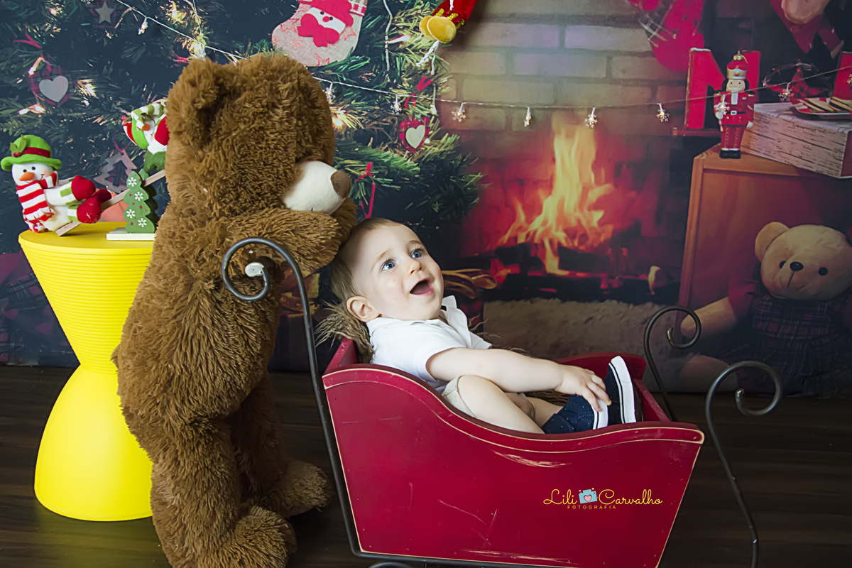 #lilicarvalho #lilifotografia #ensaiodenatal #natalmaringa #melhorfotografademaringa #maringaencantada #poltronavermelha #newborn #gestante #gravida #recemnascido 