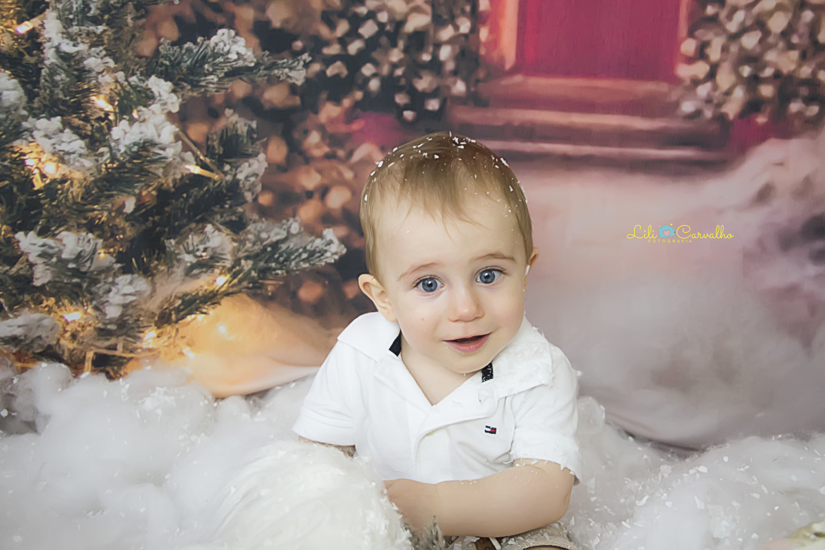 #lilicarvalho #lilifotografia #ensaiodenatal #natalmaringa #melhorfotografademaringa #maringaencantada #poltronavermelha #newborn #gestante #gravida #recemnascido 