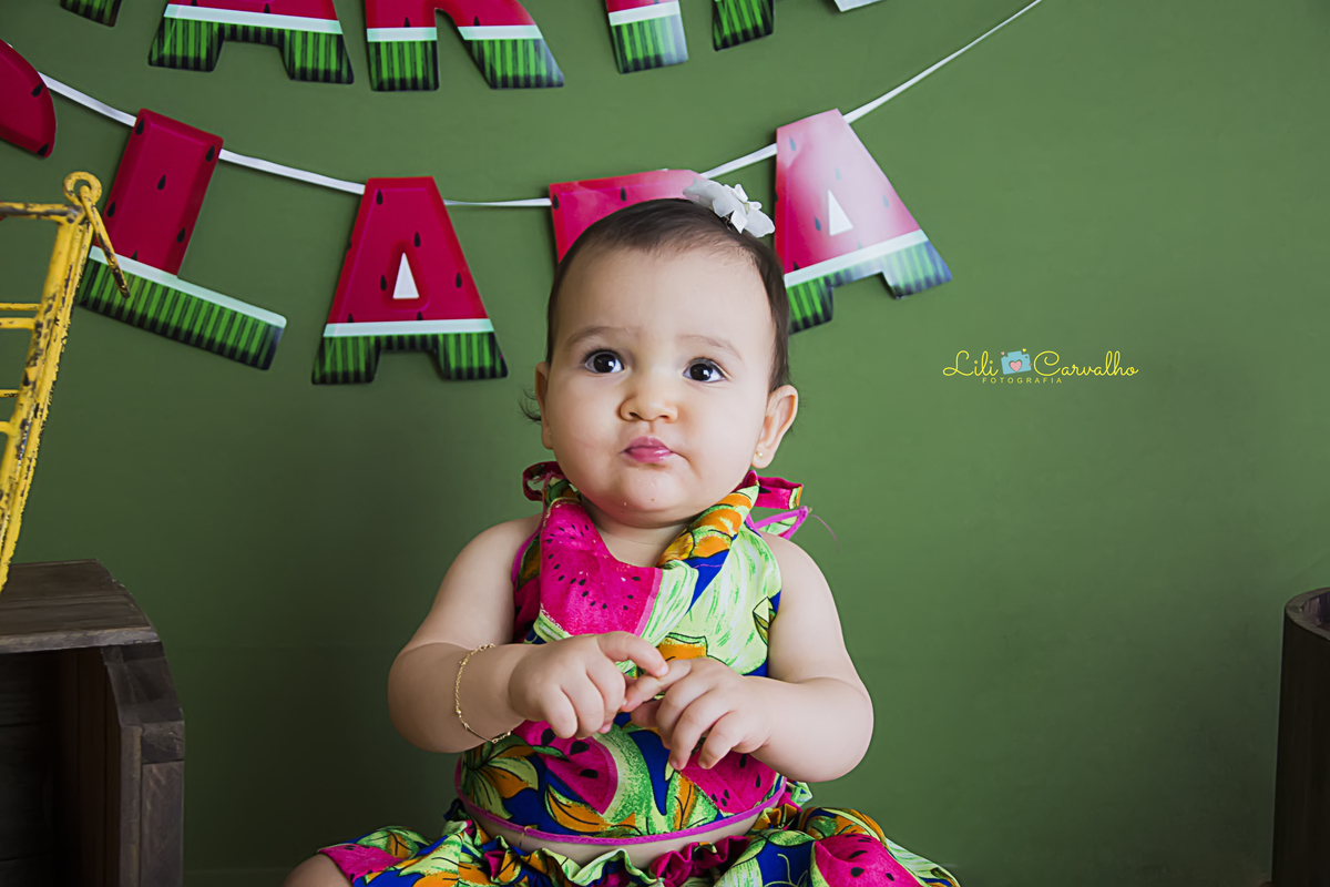 #lilicarvalho #lilifotografia #ensaionewborn #aniversario #frutas #bolodefruta #smashthefruit  #melhorfotografademaringa #gravida #gestante #recemnascida #bebe #bolodemelancia #fundoverde #frutinhas 