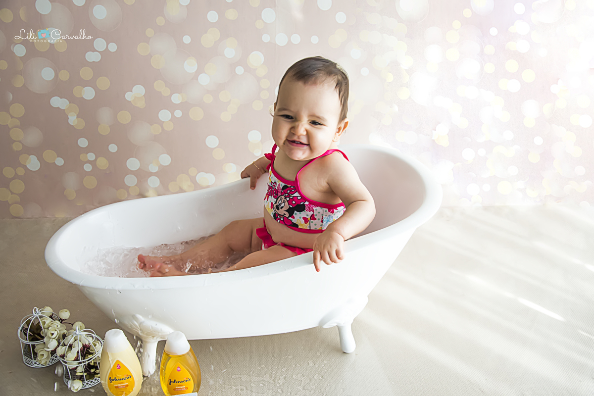 #lilicarvalho #lilifotografia #ensaionewborn #aniversario #frutas #bolodefruta #smashthefruit  #melhorfotografademaringa #gravida #gestante #recemnascida #bebe #bolodemelancia #fundoverde #frutinhas 