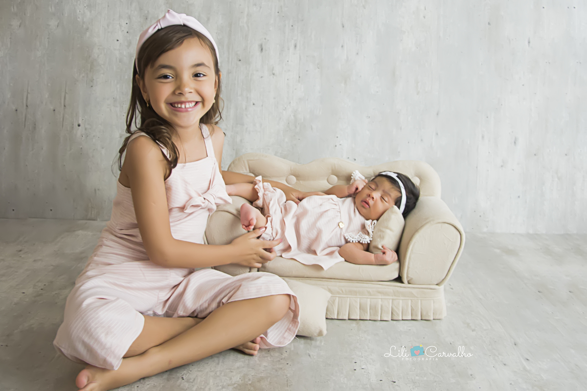 #lilicarvalho #lilifotografia #ensaionewborn #gestante #gravida #especialistaemnewborn #especialistaembebes #melhorfotografa #fotofamilia #recemnascido #sofabebe #sorriso #maringa #melhorfotografademaringa 